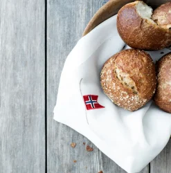 6 stk servietter med norske flagg