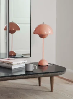 Flowerpot bordlampe VP3,  beige red