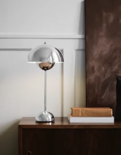 Flowerpot bordlampe VP3,  polert stål