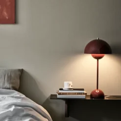 Flowerpot bordlampe VP3,  red brown