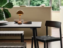 Flowerpot oppladbar bordlampe VP9, sennep