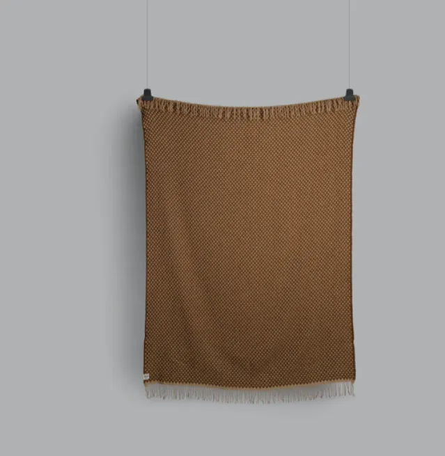 Isak Pledd – Chestnut