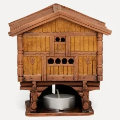 Lyshus -Stabbur i keramikk