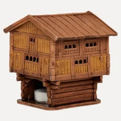 Lyshus -Stabbur i keramikk