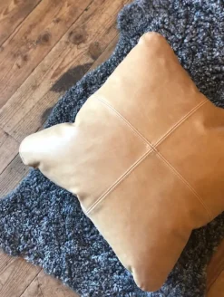 Pute i skinn – Vintage cognac